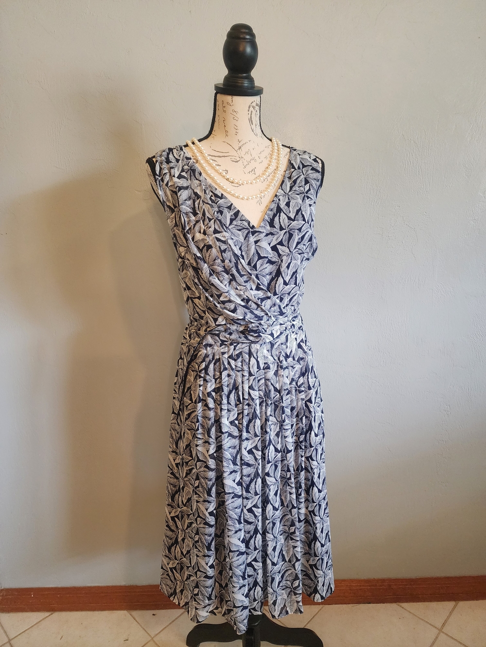 Lauren Ralph Lauren Navy and White Leaf-Print Midi Dress